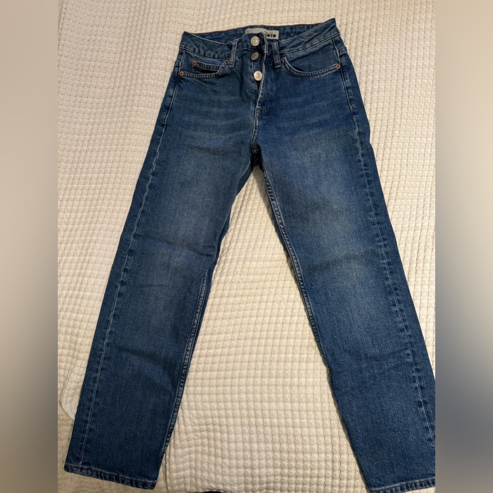 Cropped, slim fit jeans